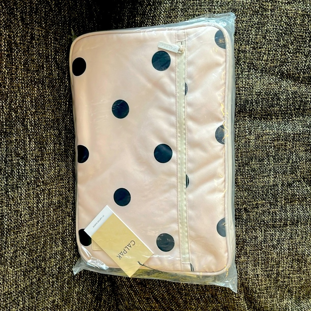 New Calpak 17 inch laptop sleeve
